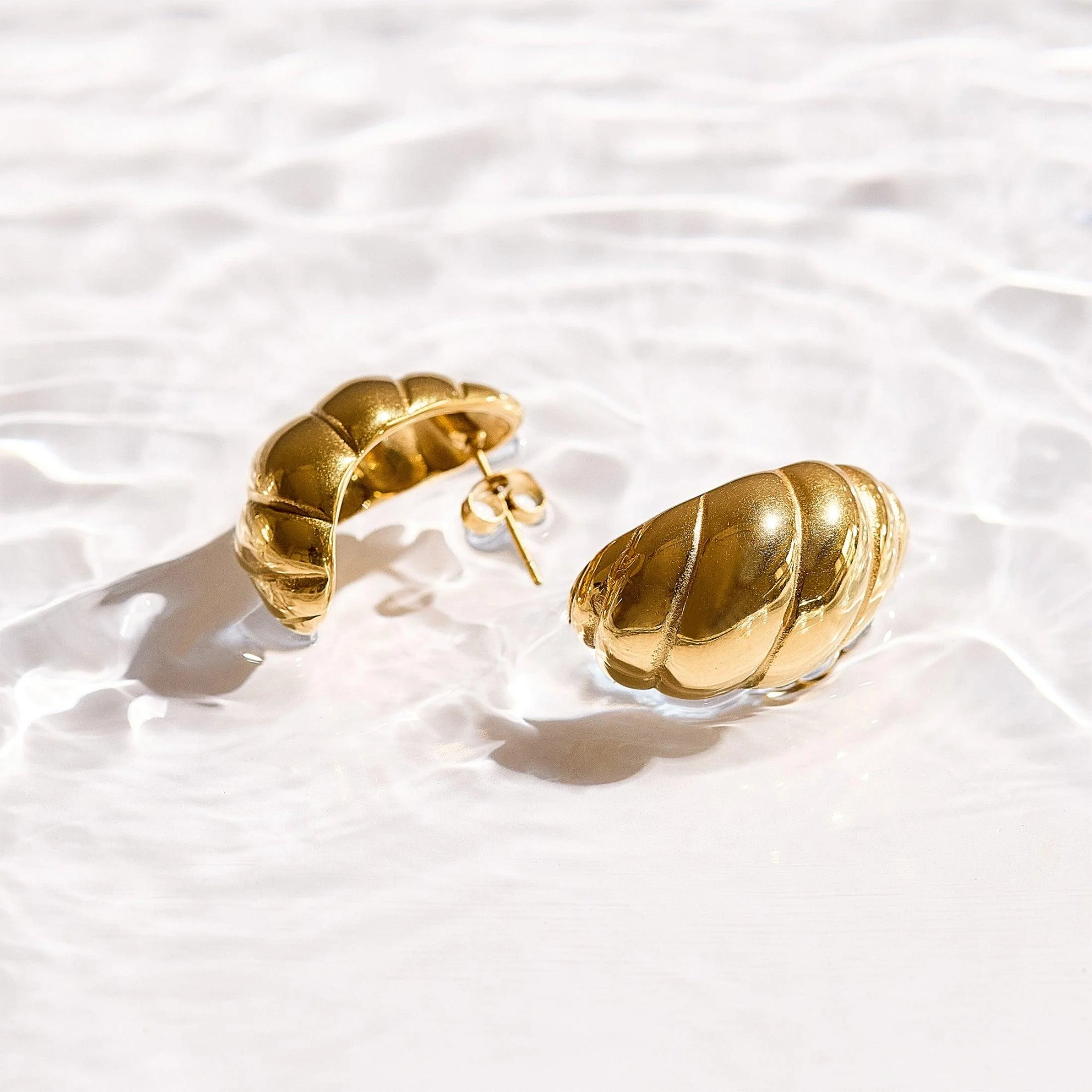 Twist Shell Dome Earrings - Image 3