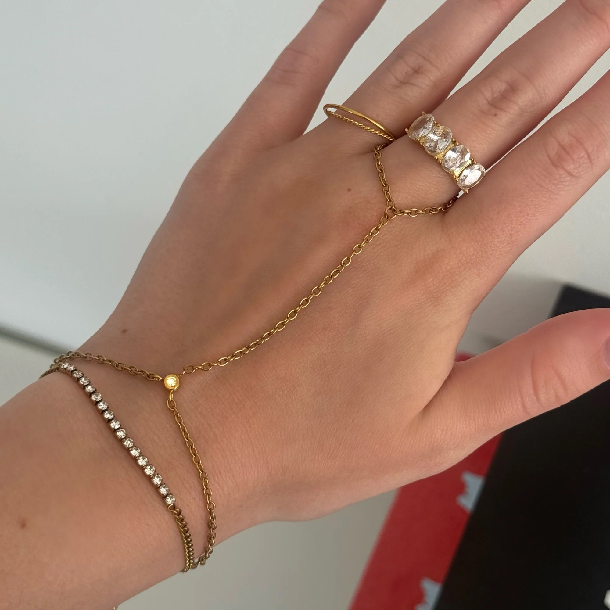 The Slide On Hand Chain Collection - Image 2