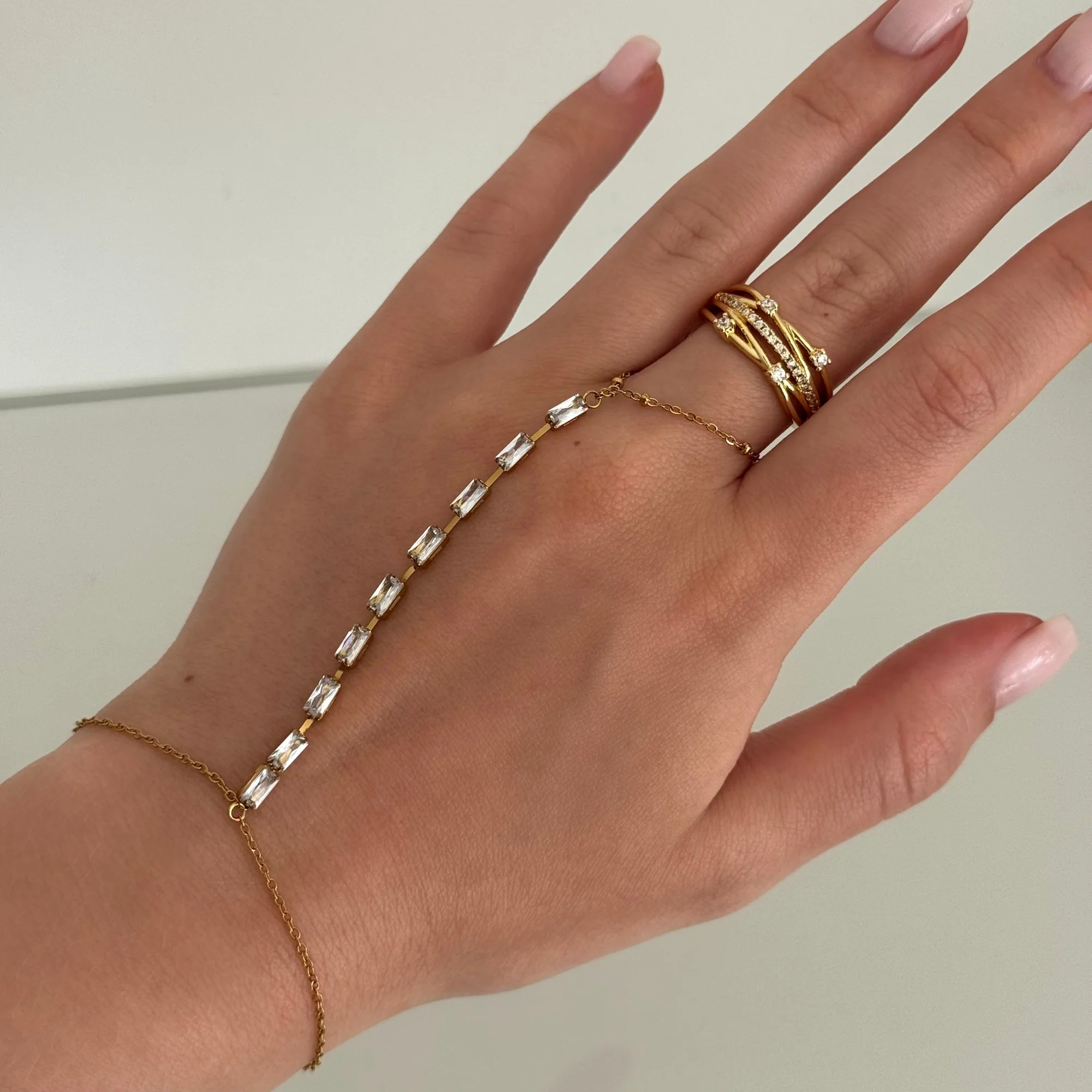 The Slide On Hand Chain Collection - Image 6