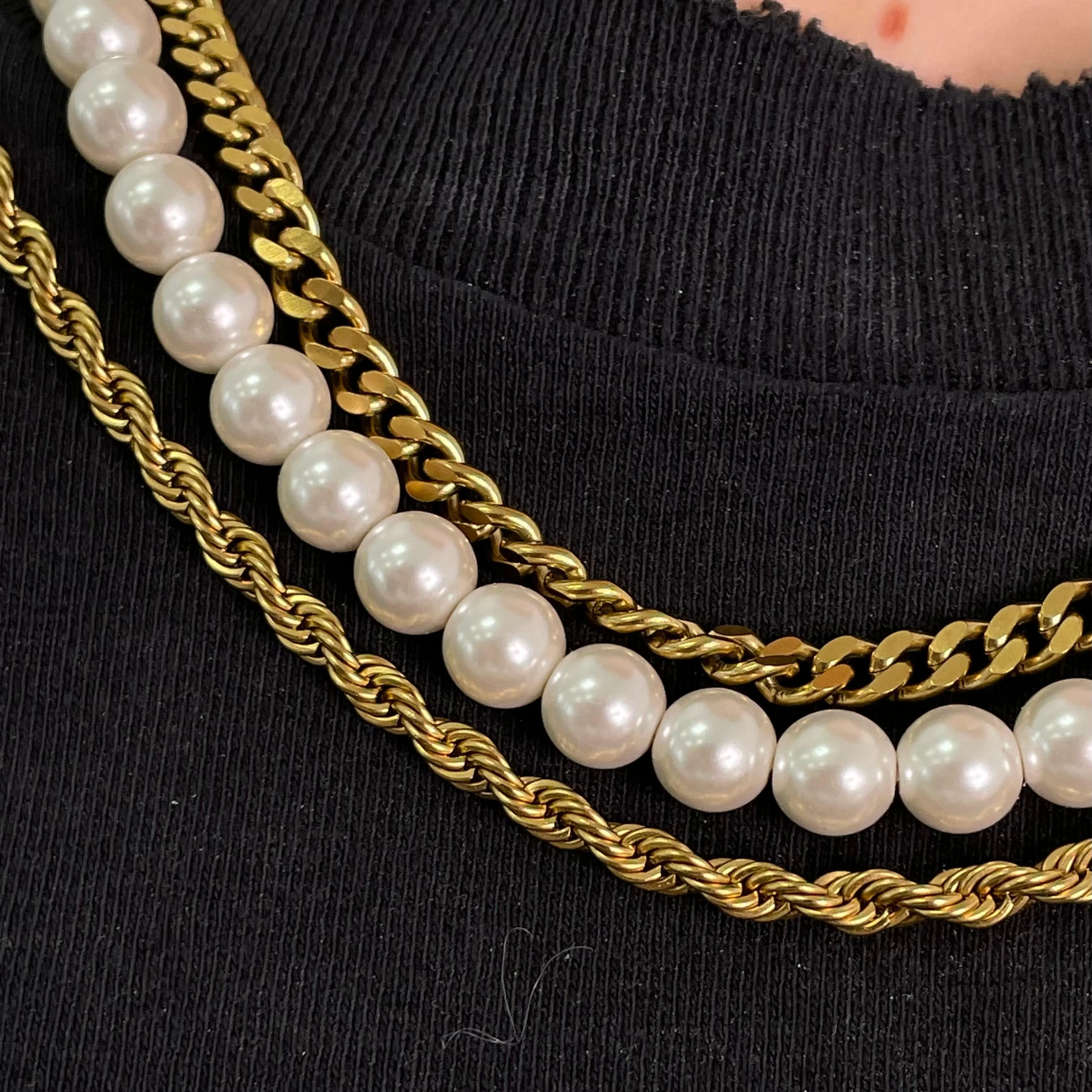 Lover Boy Pearl Necklace - Image 5