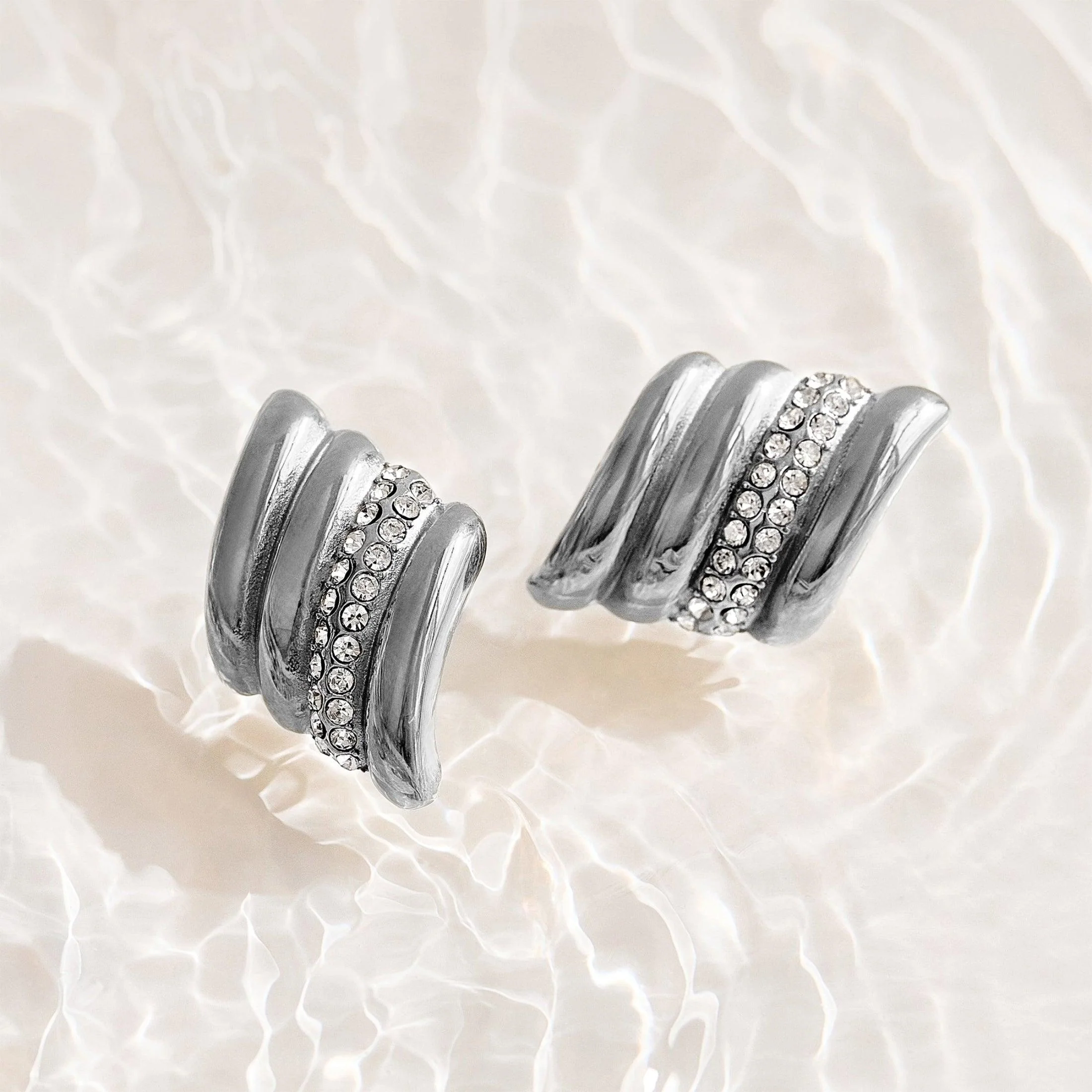 Old Hollywood Earrings - Image 6