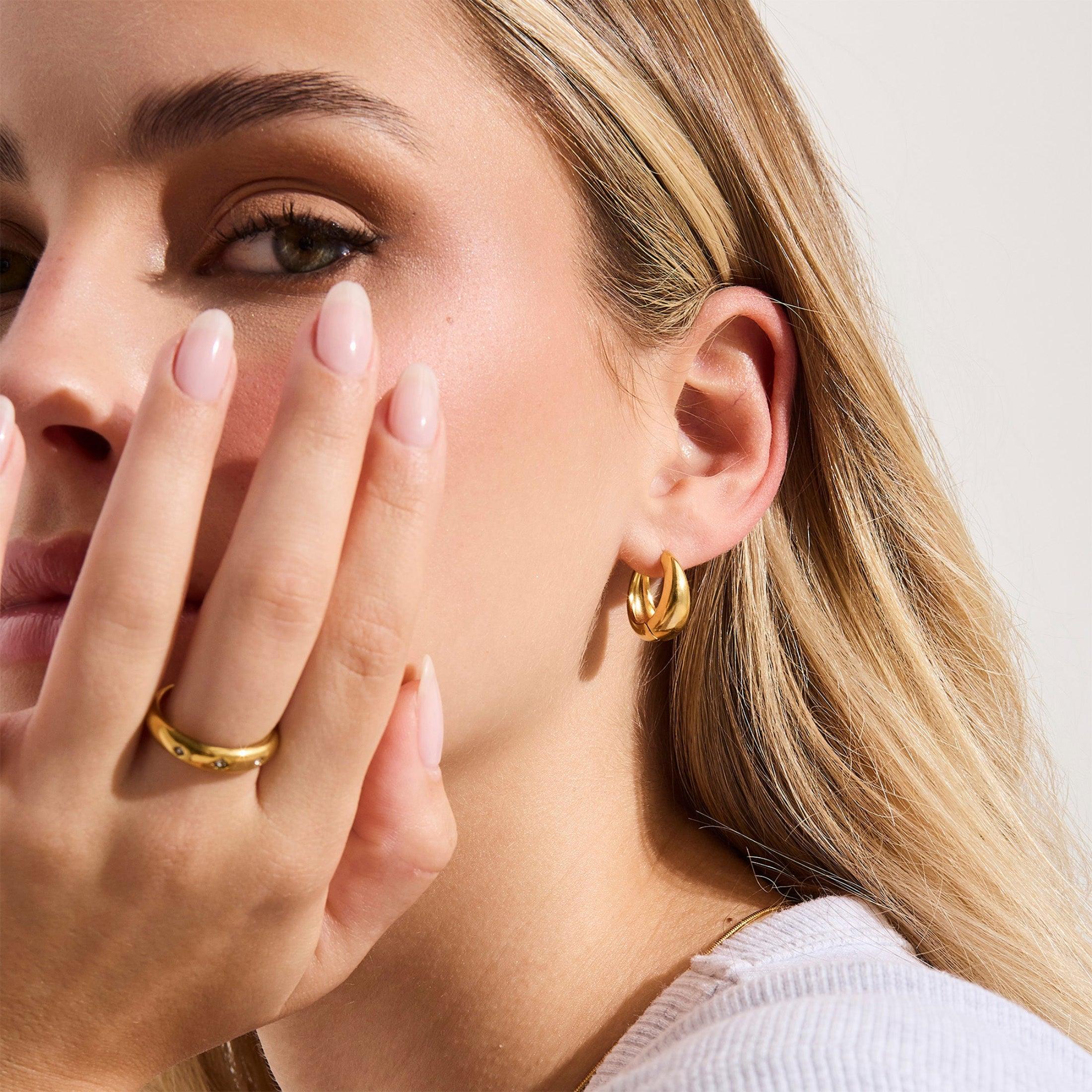 Pretty Princess Hoop Earrings - Image 4
