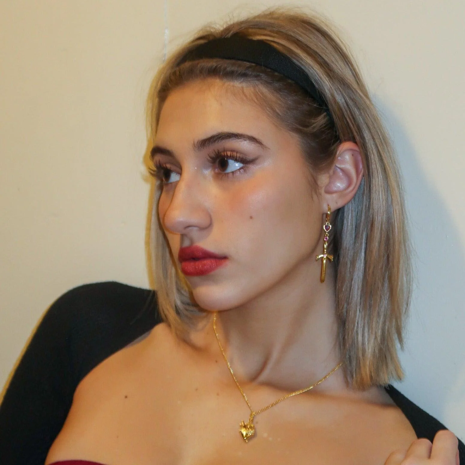 Queen of Hearts Earrings - Image 4