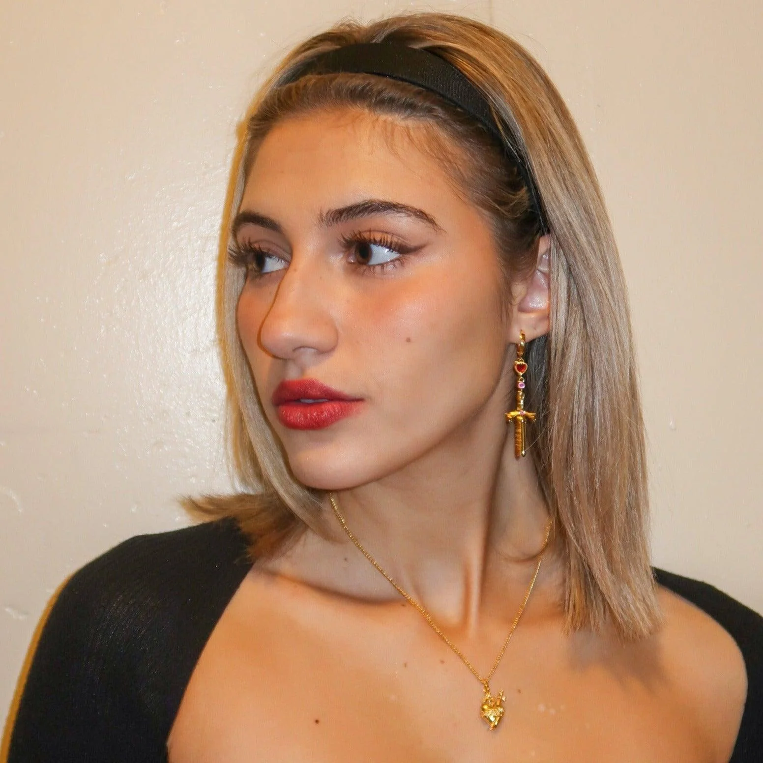 Queen of Hearts Earrings - Image 5
