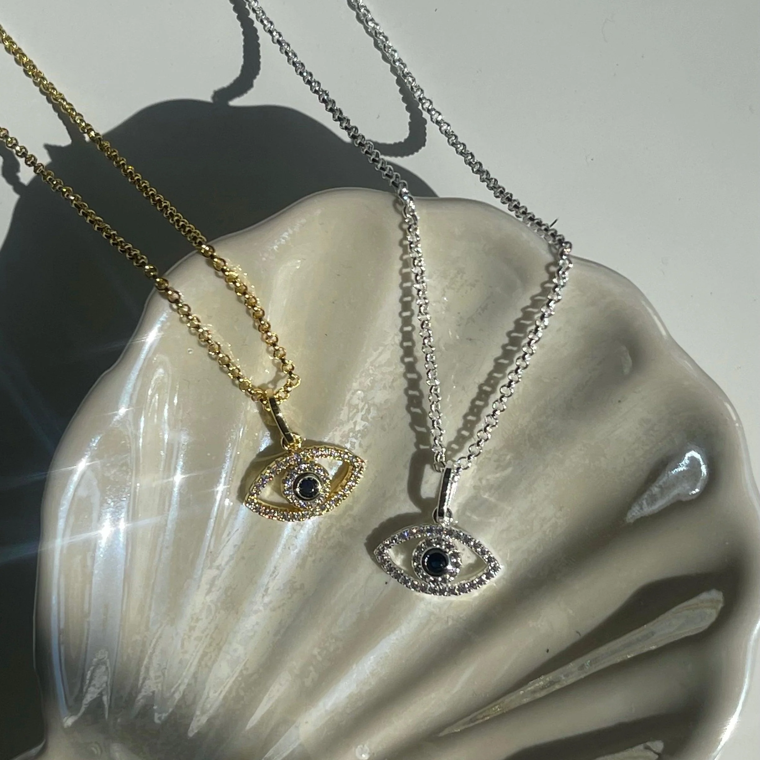 See Right Through You Necklace - Image 3