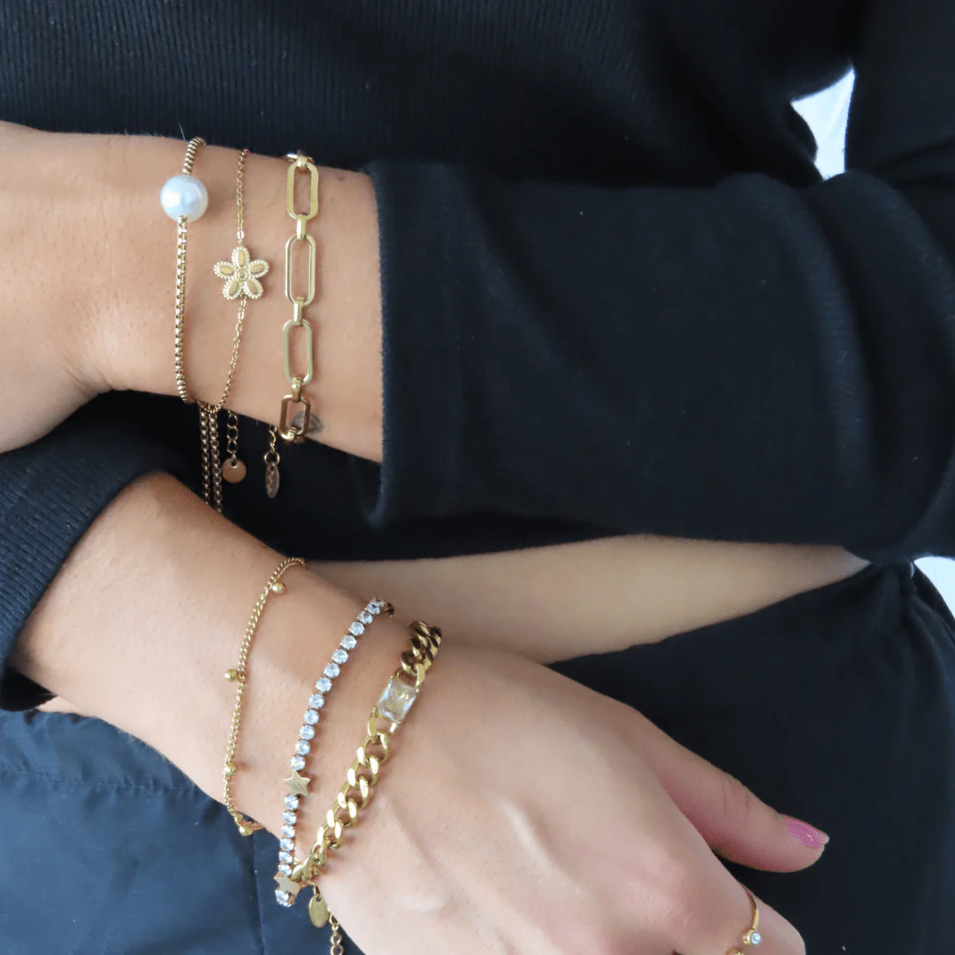 She's a Pearl Bracelet - Image 3
